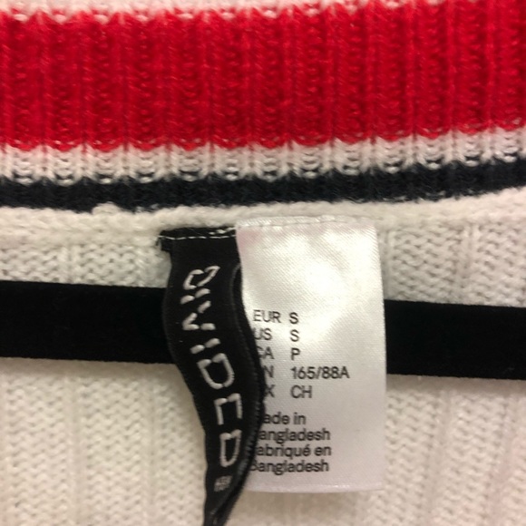 Sweater - Picture 3 of 4